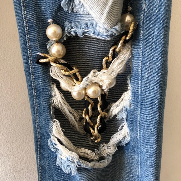Cutout Denim Jeans w/ Pearl and Chain Designs - Picture 4 of 4